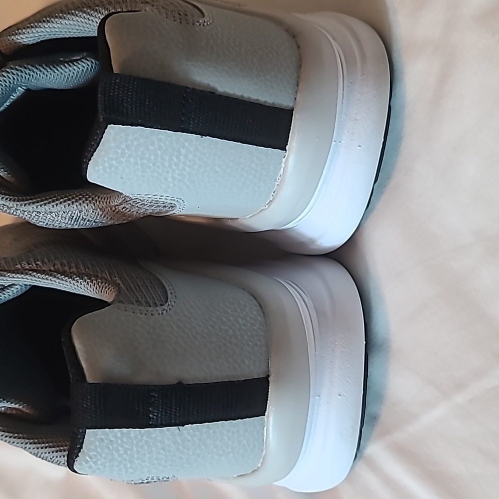 Skechers Men’s Size 13  D’Lux Walker Gray Shoes - Picture 7 of 9